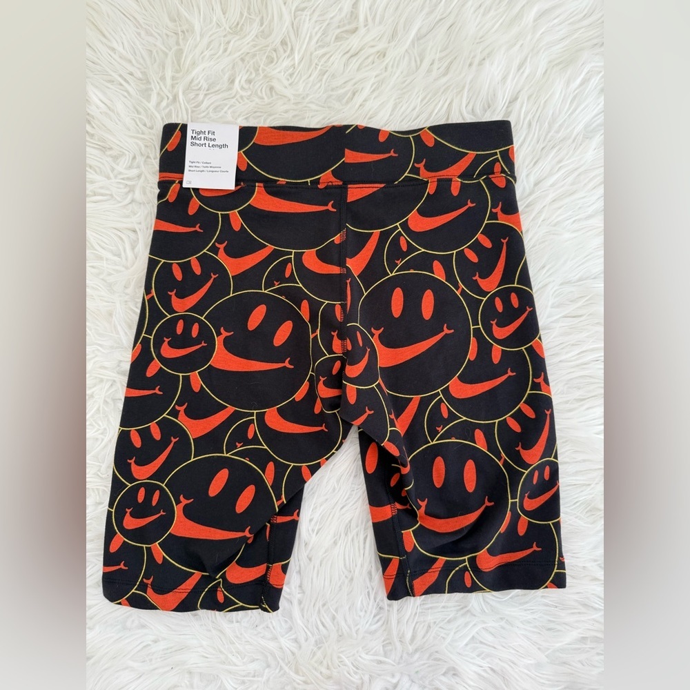 Nike Mid Rise Essentials Bike Shorts - Picture 2 of 10